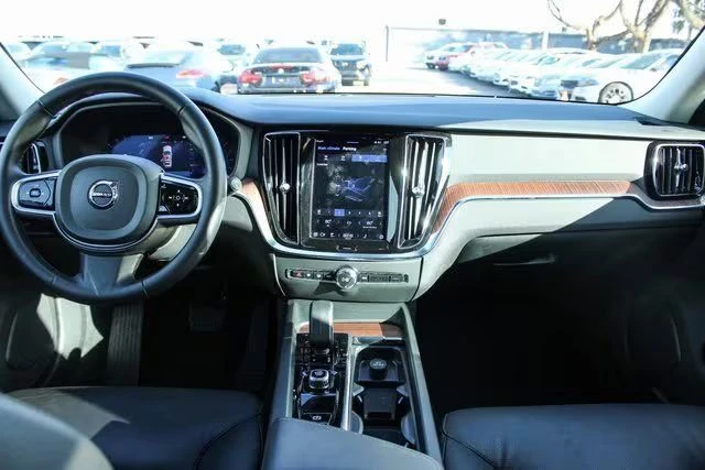2025 Volvo V60 2nd Gen - Image 16 of 20