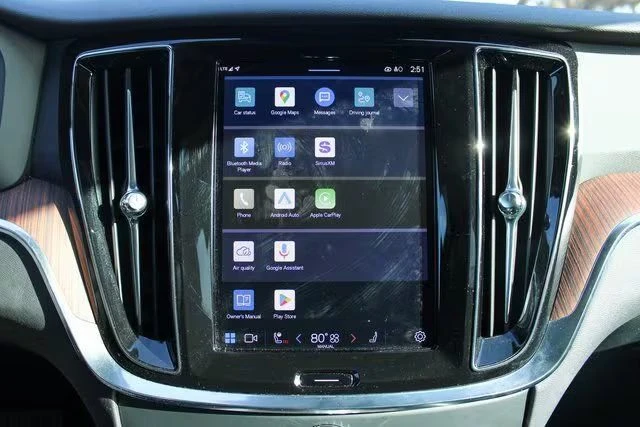 2025 Volvo V60 2nd Gen - Image 14 of 20