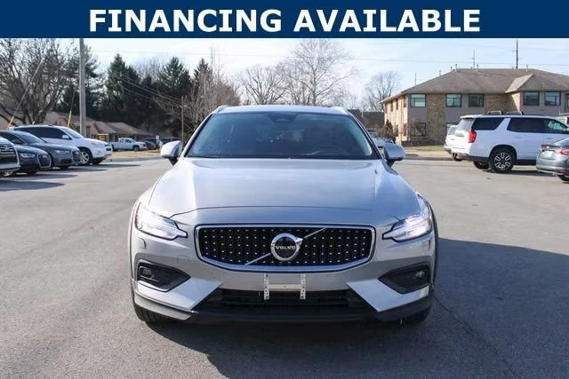 2025 Volvo V60 2nd Gen - Image 2 of 20