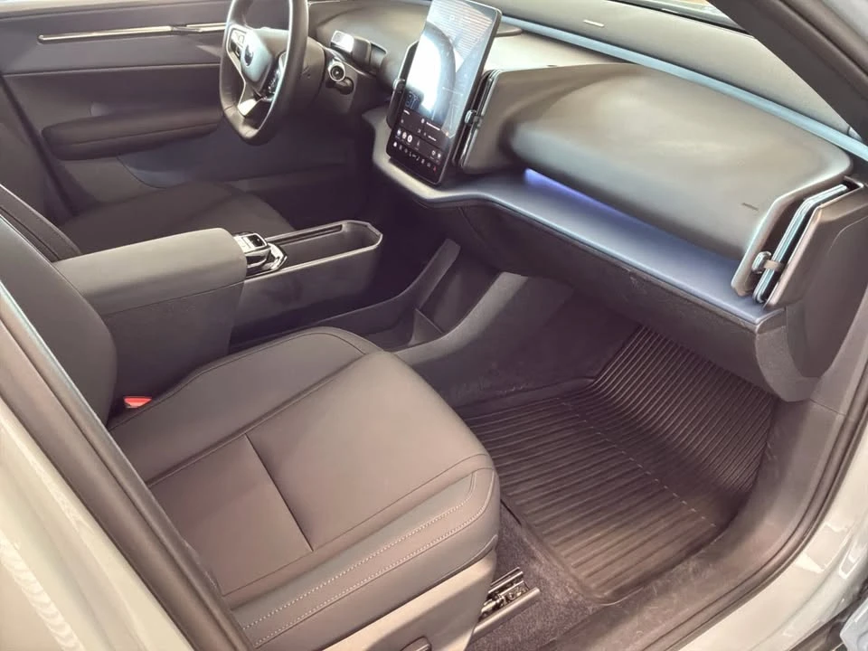 2025 Volvo - Image 18 of 20