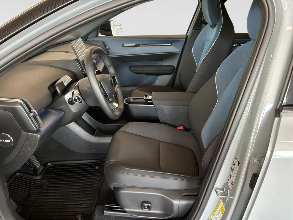 2025 Volvo - Image 10 of 20