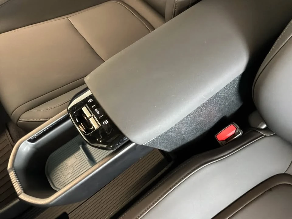 2025 Volvo - Image 15 of 20
