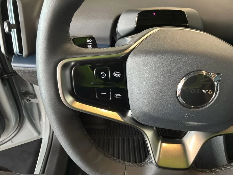 2025 Volvo - Image 14 of 20