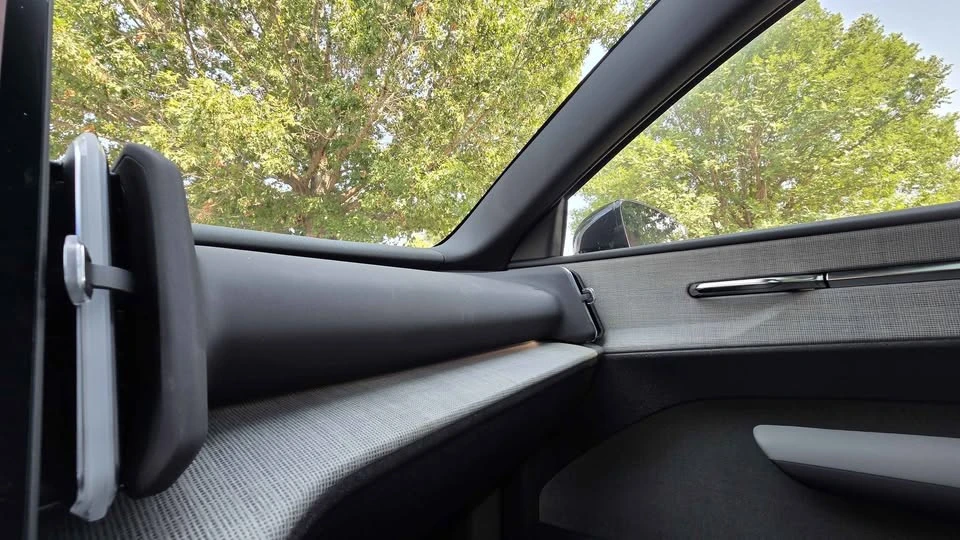 2025 Volvo - Image 11 of 17