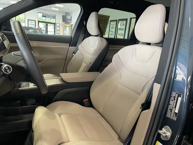 2025 Volvo XC90 - Image 28 of 31