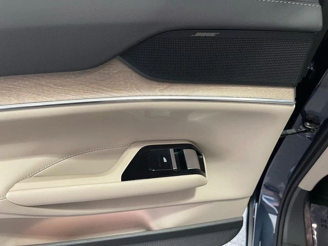 2025 Volvo XC90 - Image 31 of 31