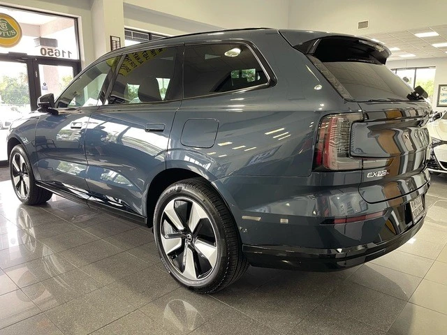 2025 Volvo XC90 - Image 3 of 31