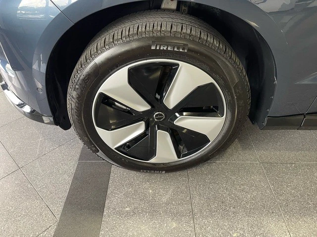 2025 Volvo XC90 - Image 19 of 31