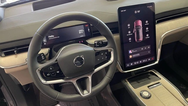 2025 Volvo XC90 2nd Gen - Image 28 of 31