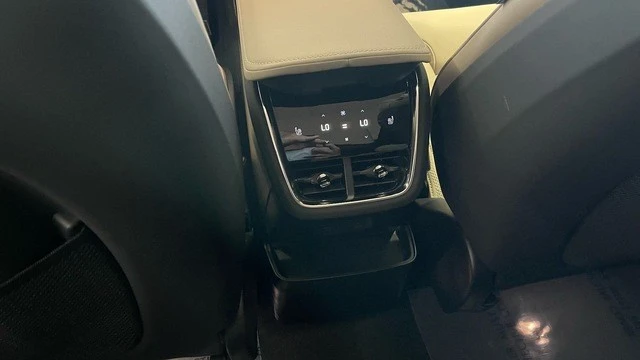 2025 Volvo XC90 2nd Gen - Image 30 of 31