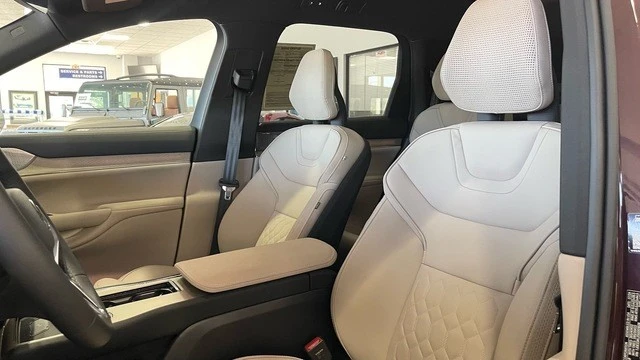 2025 Volvo XC90 2nd Gen - Image 26 of 31