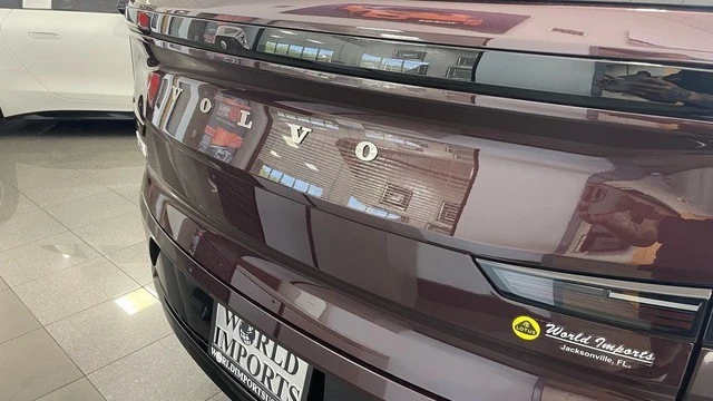 2025 Volvo XC90 2nd Gen - Image 19 of 31