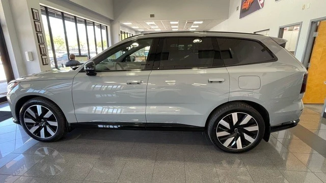 2025 Volvo - Image 2 of 21