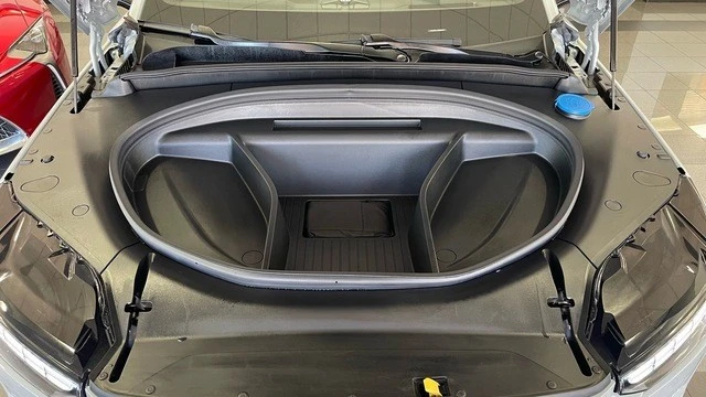 2025 Volvo - Image 20 of 21