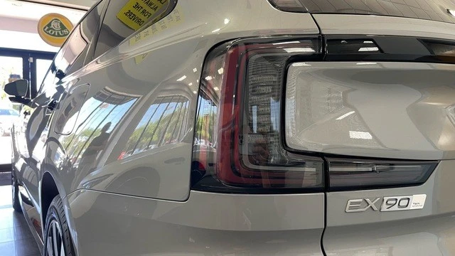 2025 Volvo - Image 15 of 21