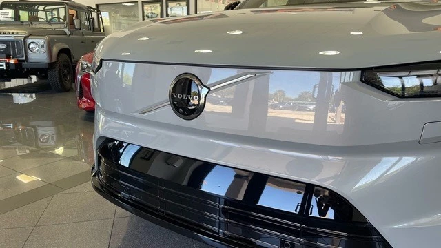 2025 Volvo - Image 11 of 21