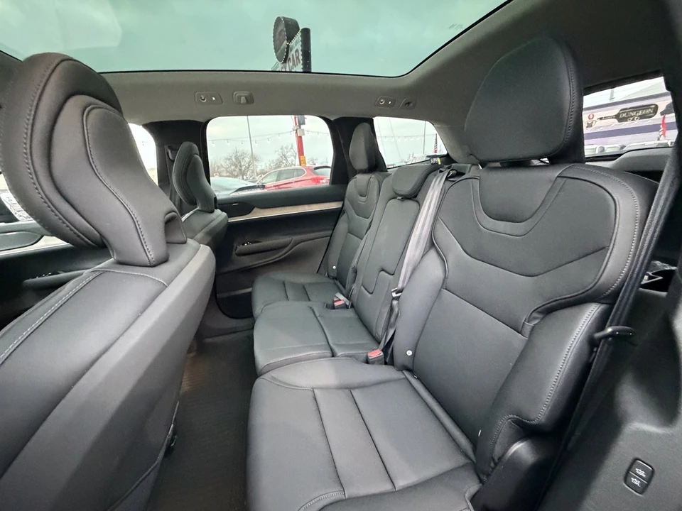 2025 Volvo - Image 11 of 21