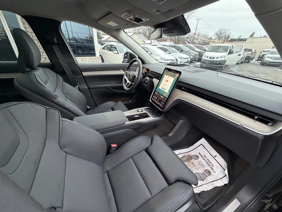 2025 Volvo - Image 20 of 21