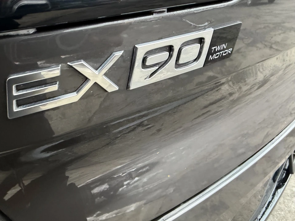 2025 Volvo - Image 9 of 21