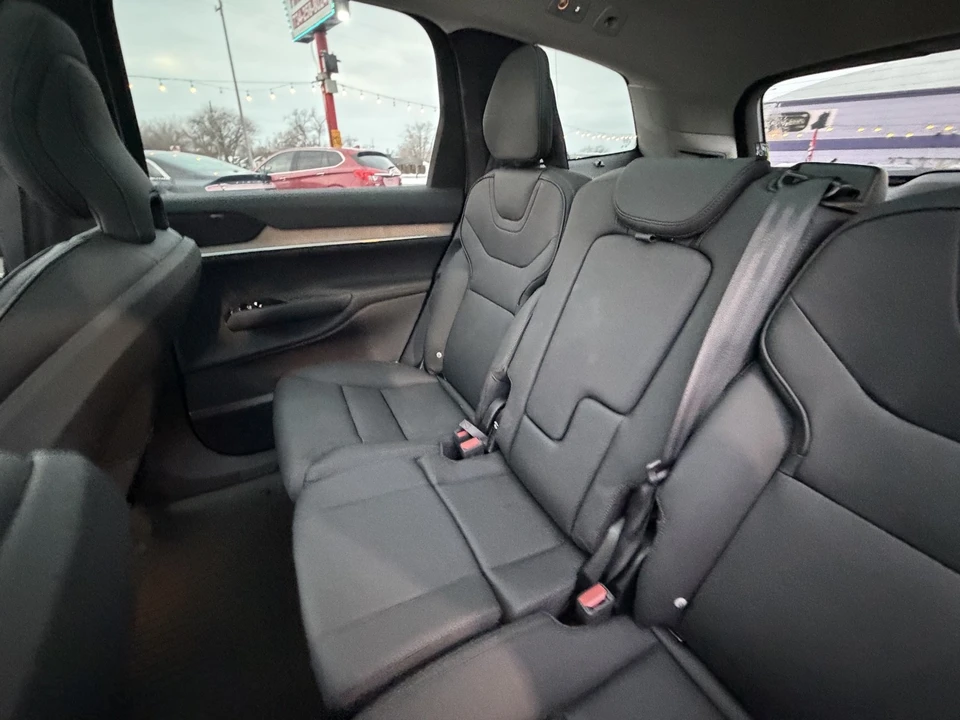 2025 Volvo - Image 13 of 21
