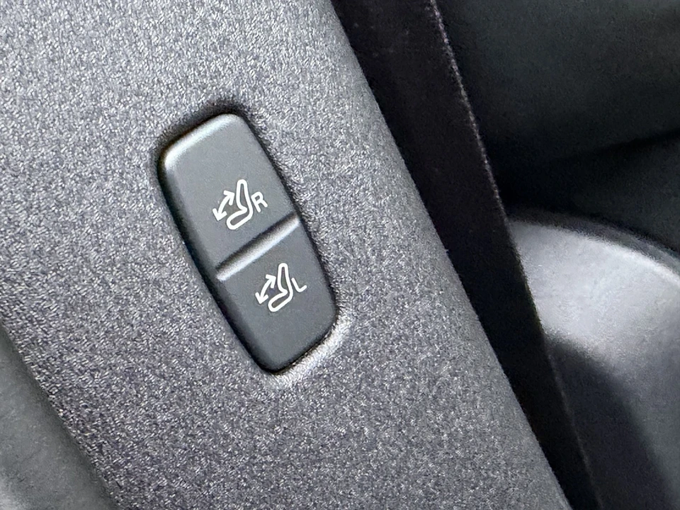 2025 Volvo - Image 17 of 21