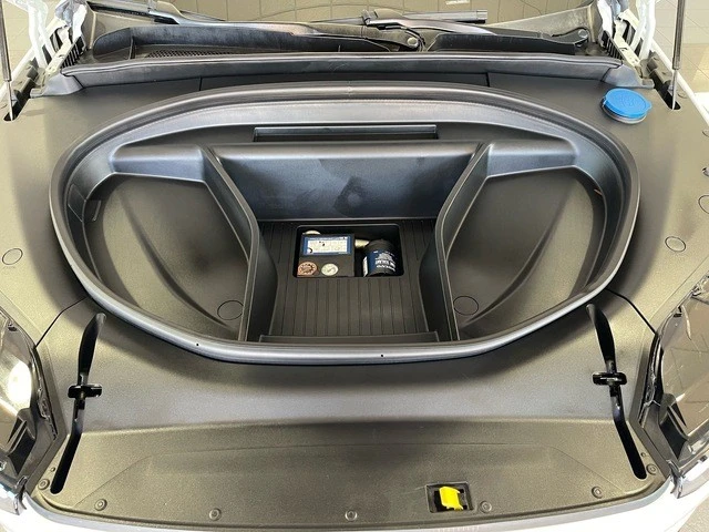 2025 Volvo - Image 19 of 31