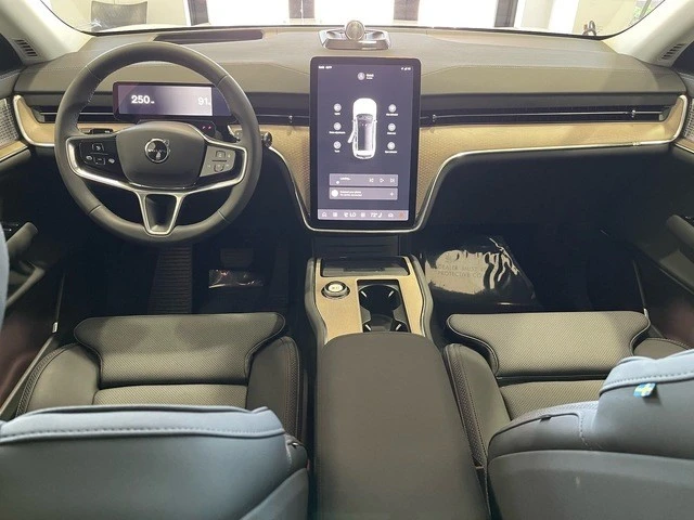 2025 Volvo - Image 29 of 31
