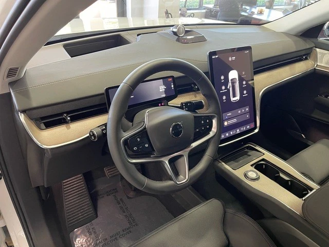 2025 Volvo - Image 24 of 31
