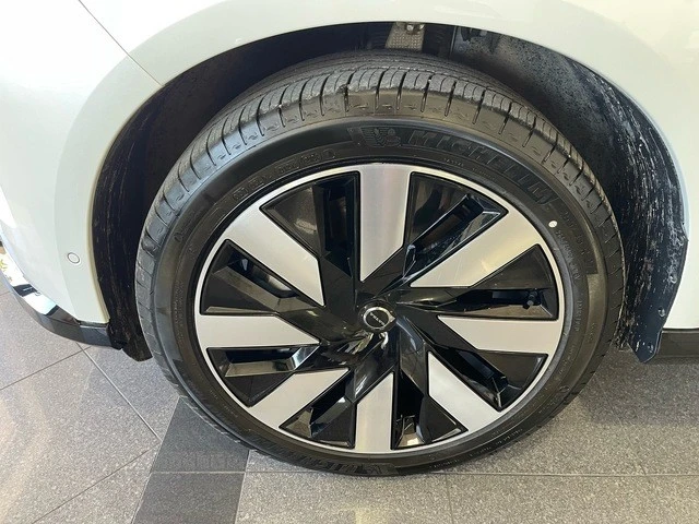2025 Volvo - Image 20 of 31