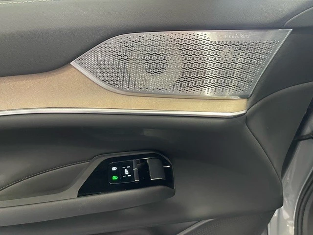 2025 Volvo - Image 23 of 31