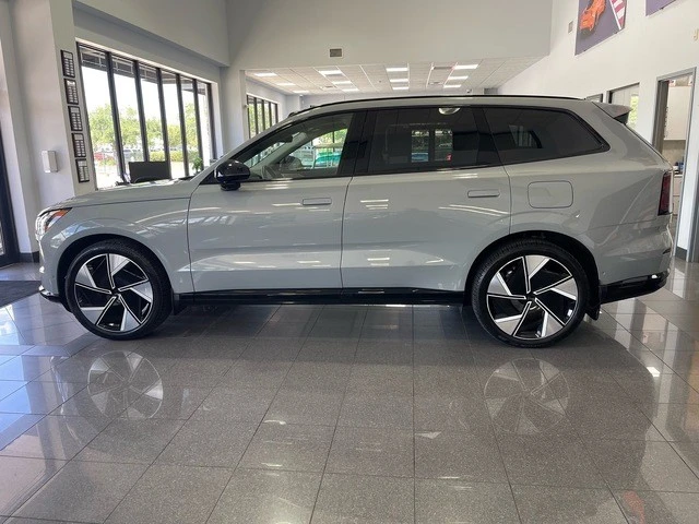 2025 Volvo - Image 2 of 31