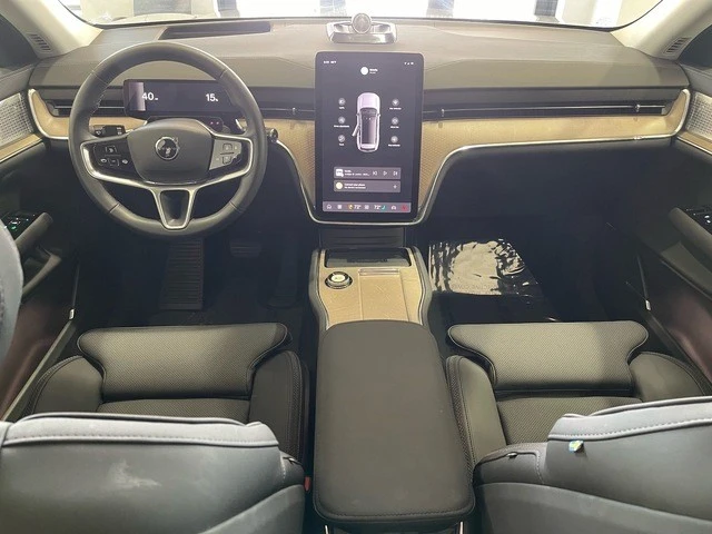 2025 Volvo - Image 29 of 31