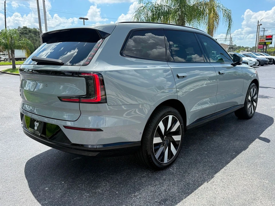 2025 Volvo - Image 7 of 12