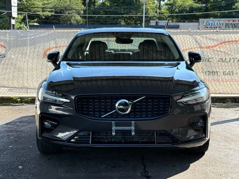 2025 Volvo S60 3rd Gen - Image 5 of 12