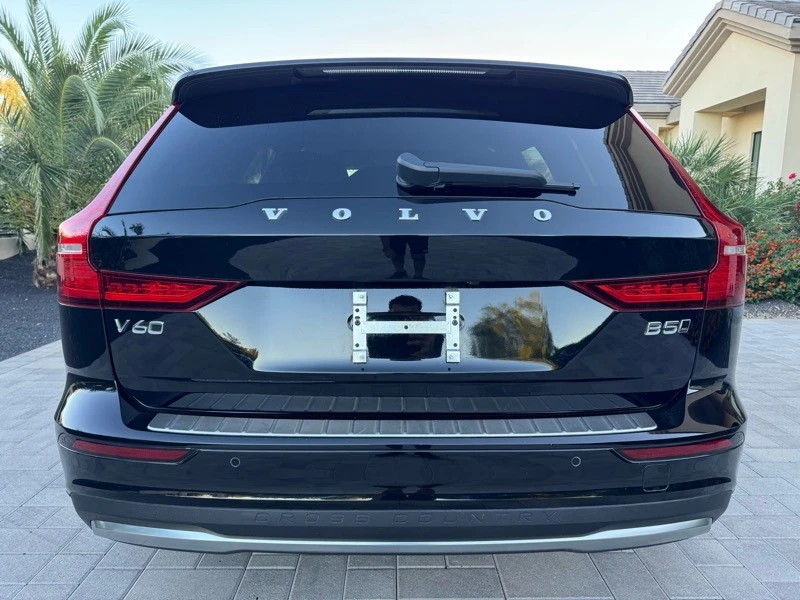 2025 Volvo V60 2nd Gen - Image 8 of 21