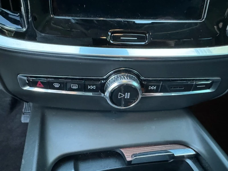 2025 Volvo V60 2nd Gen - Image 14 of 21
