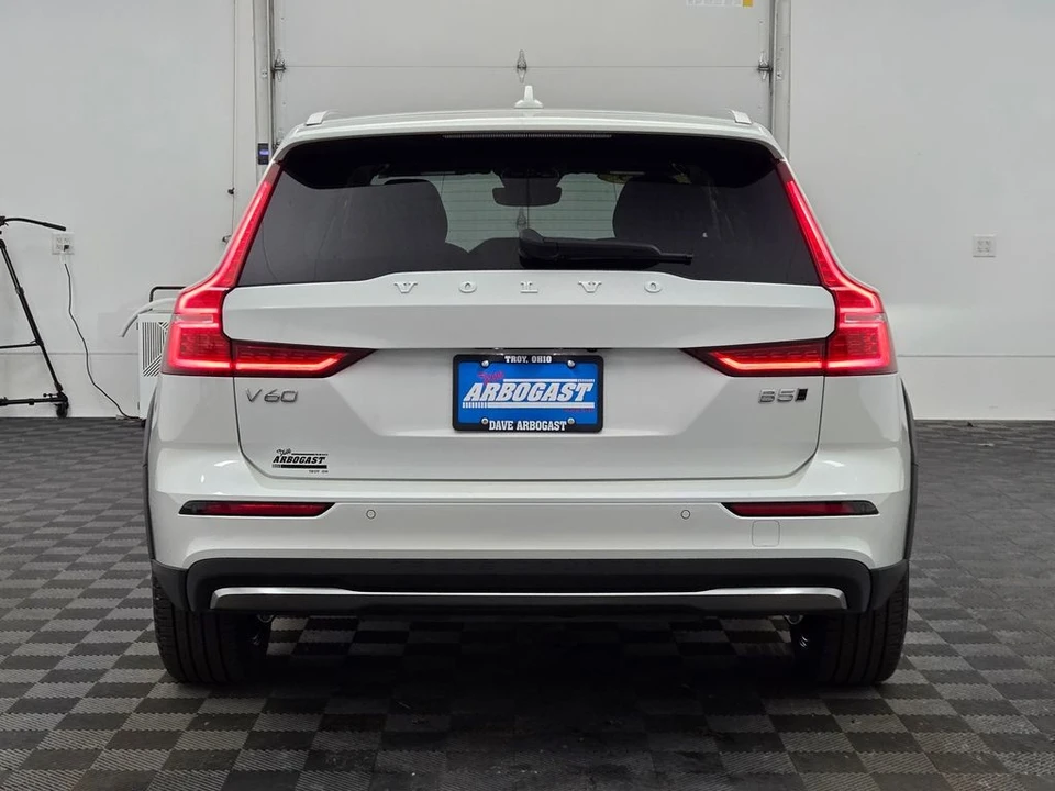 2025 Volvo V60 2nd Gen - Image 12 of 12