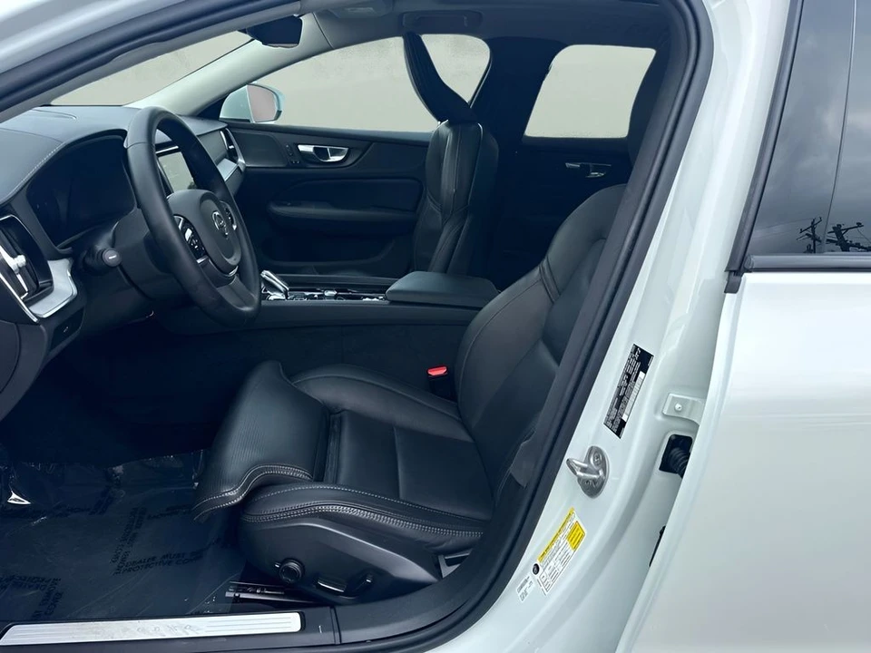2025 Volvo V60 2nd Gen - Image 9 of 31