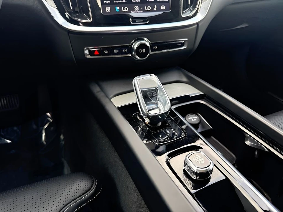 2025 Volvo V60 2nd Gen - Image 15 of 31