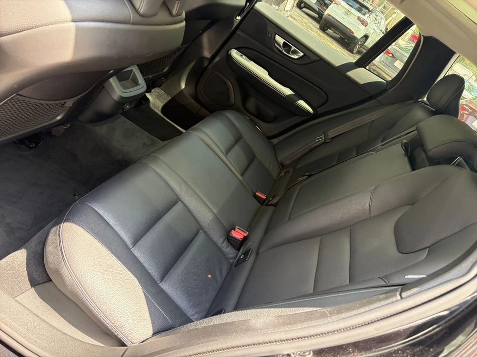 2025 Volvo V60 2nd Gen - Image 25 of 31