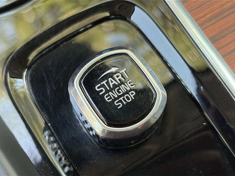 2025 Volvo V60 2nd Gen - Image 22 of 31