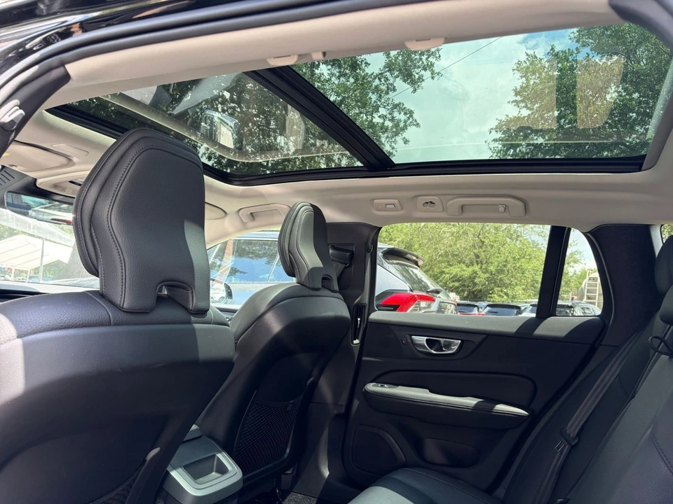 2025 Volvo V60 2nd Gen - Image 28 of 31