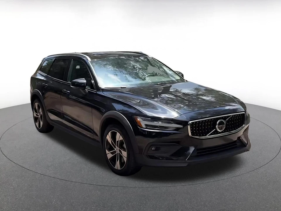 2025 Volvo V60 2nd Gen - Image 3 of 31