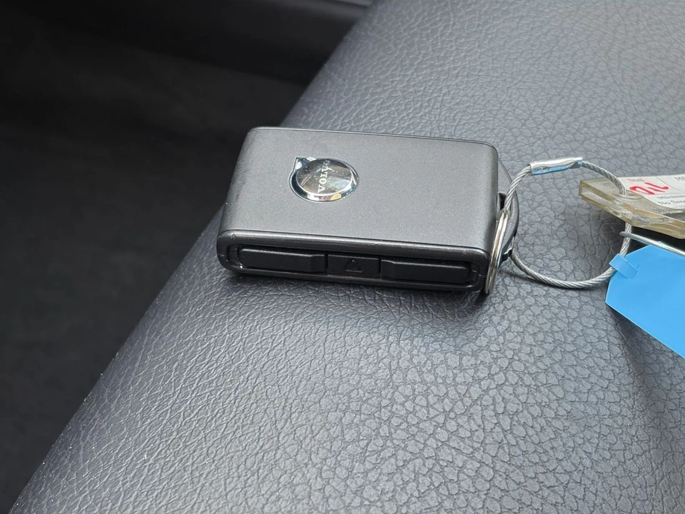 2025 Volvo V60 2nd Gen - Image 25 of 31