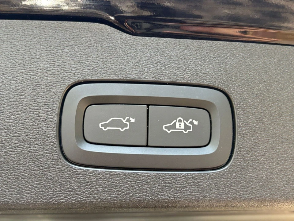 2025 Volvo V60 2nd Gen - Image 27 of 31