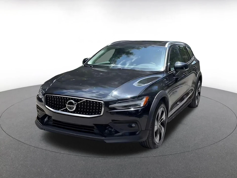 2025 Volvo V60 2nd Gen - Image 7 of 31