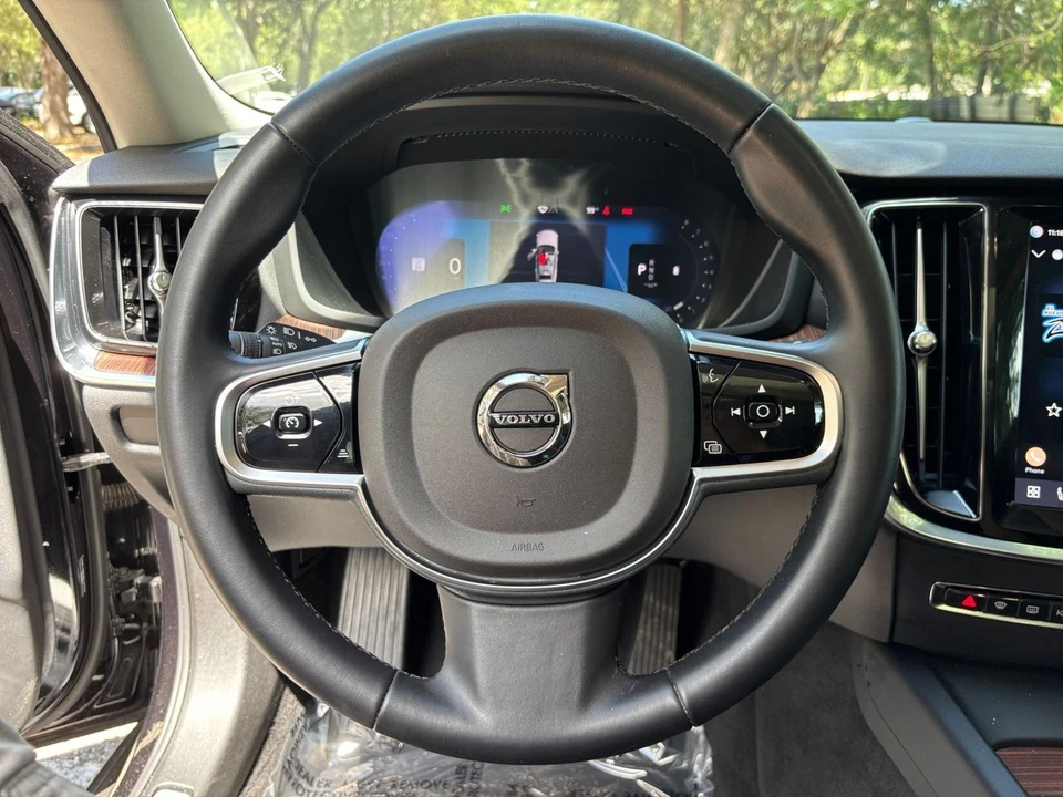 2025 Volvo V60 2nd Gen - Image 30 of 31