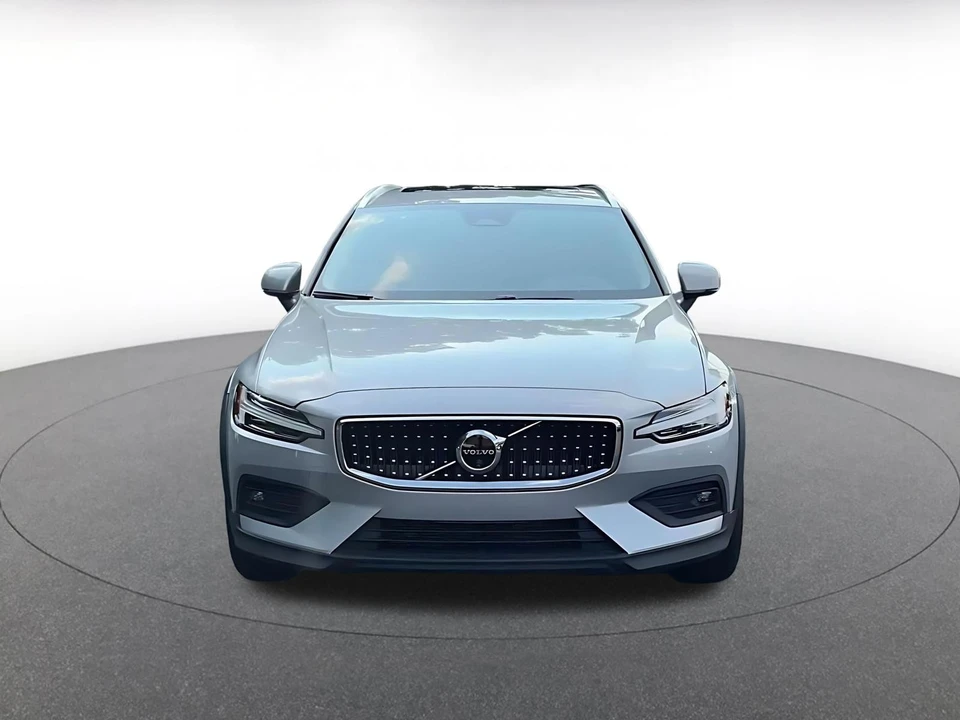 2025 Volvo V60 2nd Gen - Image 4 of 31