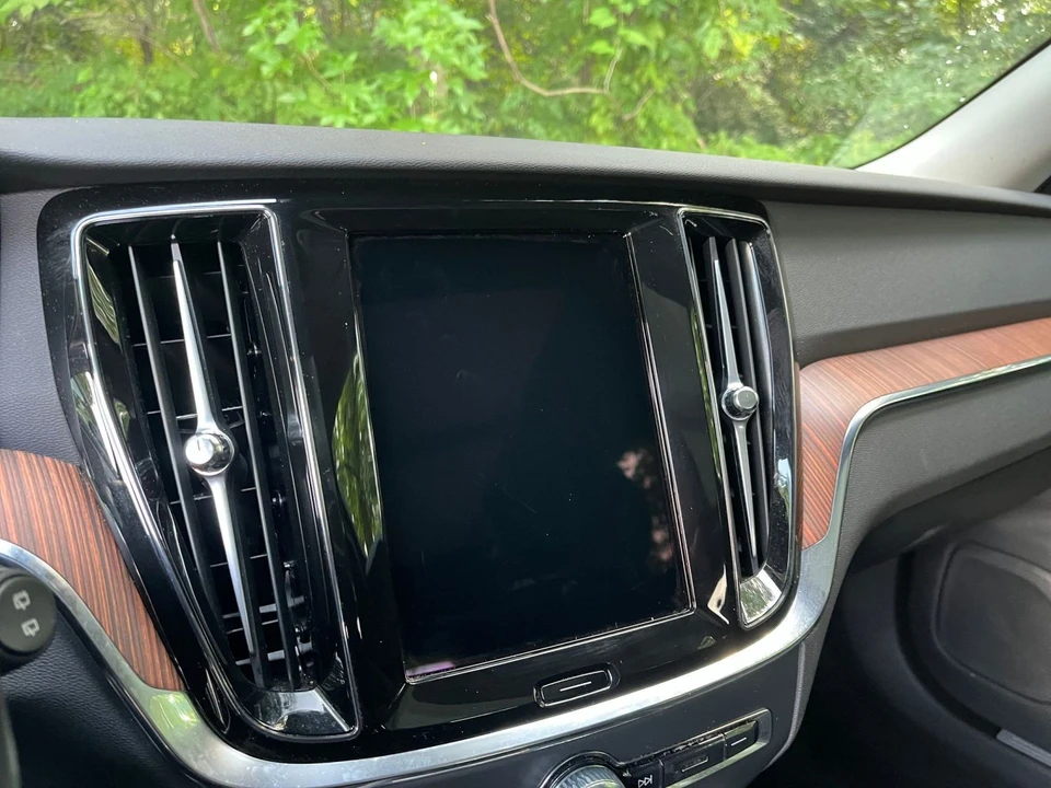 2025 Volvo V60 2nd Gen - Image 19 of 31