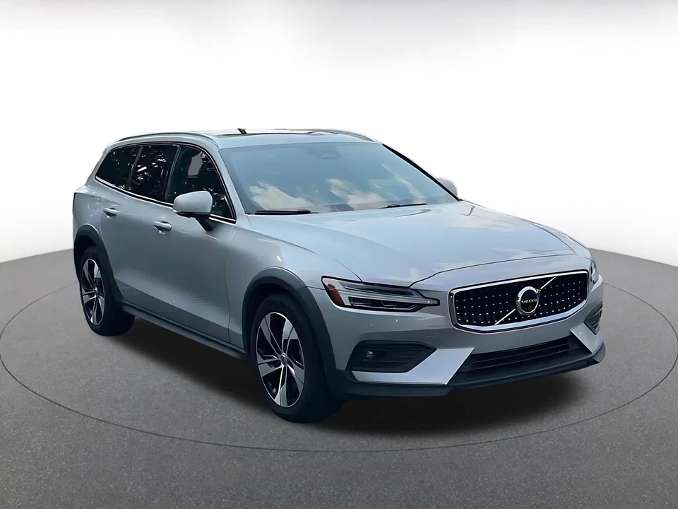 2025 Volvo V60 2nd Gen - Image 3 of 31
